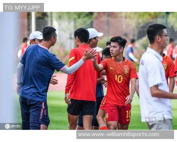 重庆羽毛球队配合争议引发热议球迷与专家观点交锋探讨团队默契问题